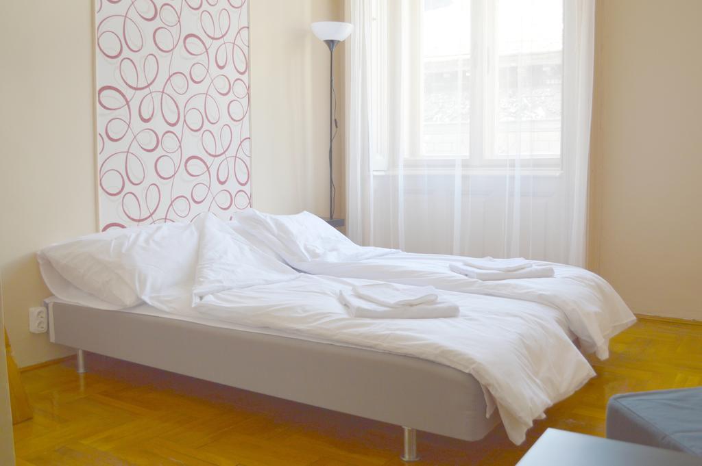 Synagogue Central Guest House Будапеща Стая снимка